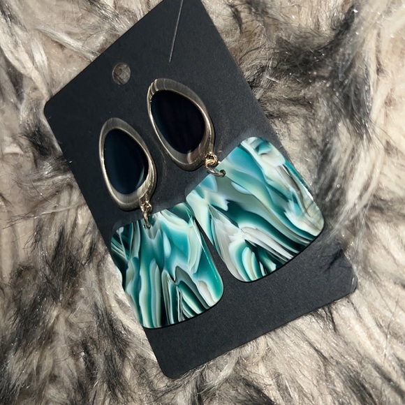 ~SOLD~ - Picture 2 of 4